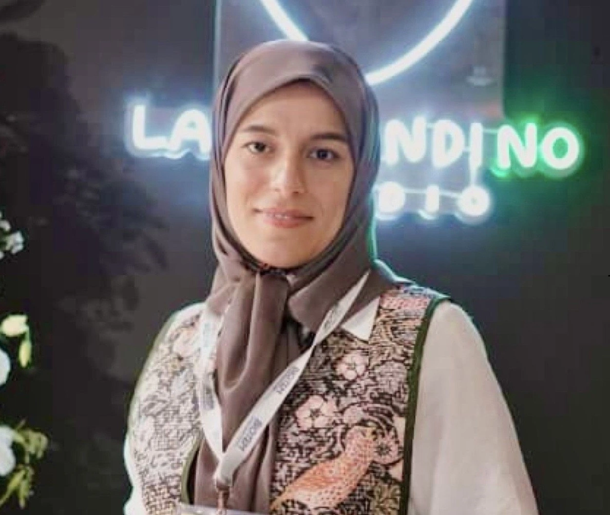 دکتر آزاده انجم روز